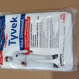 Dupont Tyveck full coverage protection suit includes hood and boots large/XL